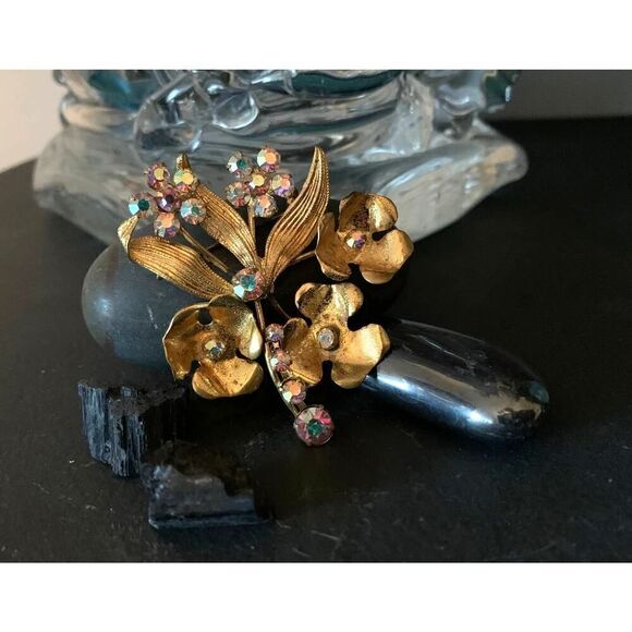Made in Austria Gorgeous Flower brooch with AB Crystals, Vintage - Picture 4 of 4